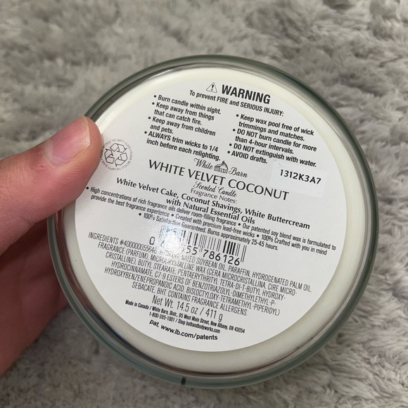 NWT BBWlimited edition white velvet coconut 🌴  🥥 3 wick candle - Picture 2 of 4